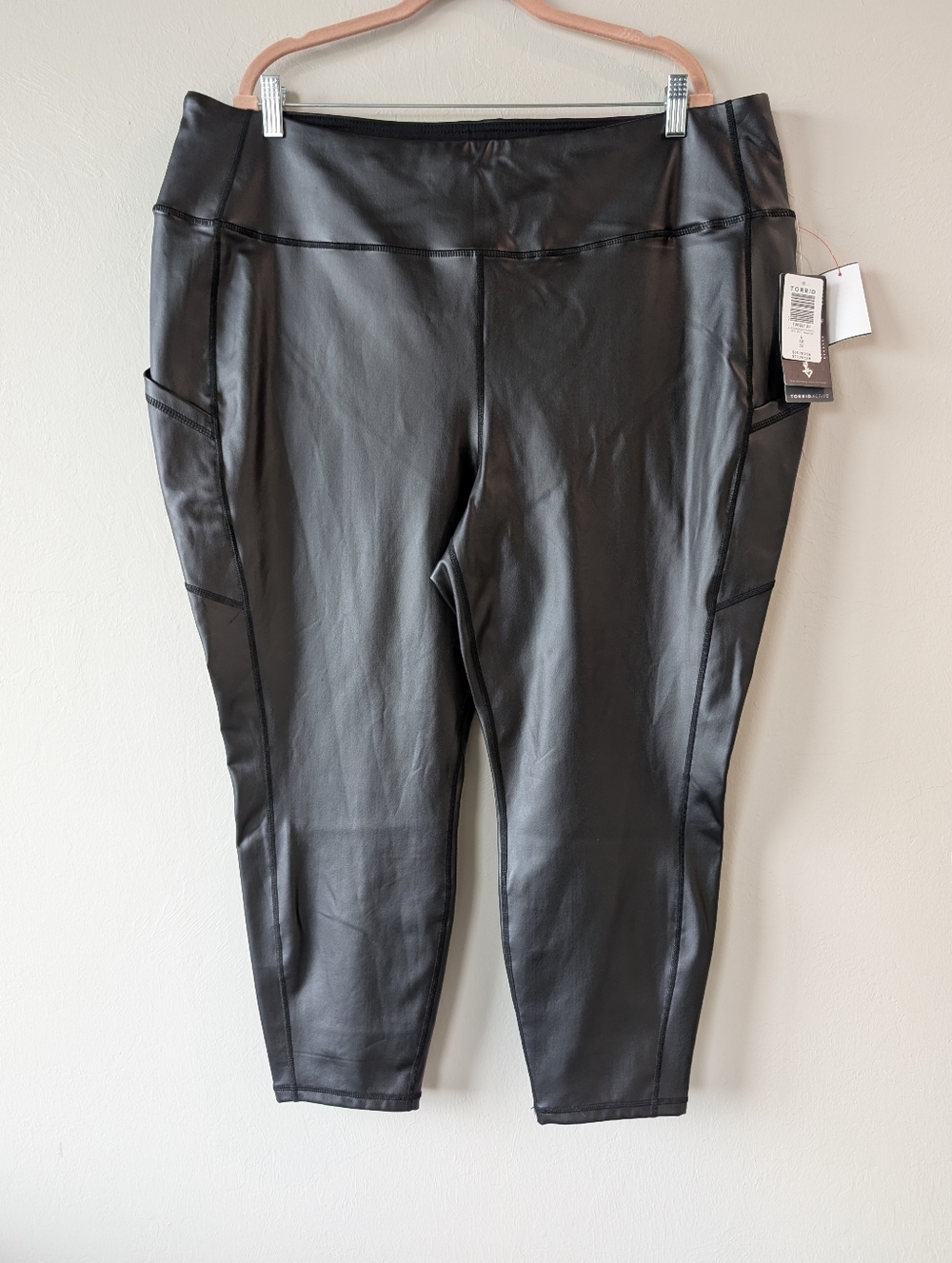 Torrid High Rise Black Coated Faux Leather  Leggings Crop Size 4, 4X, 26 Skinny